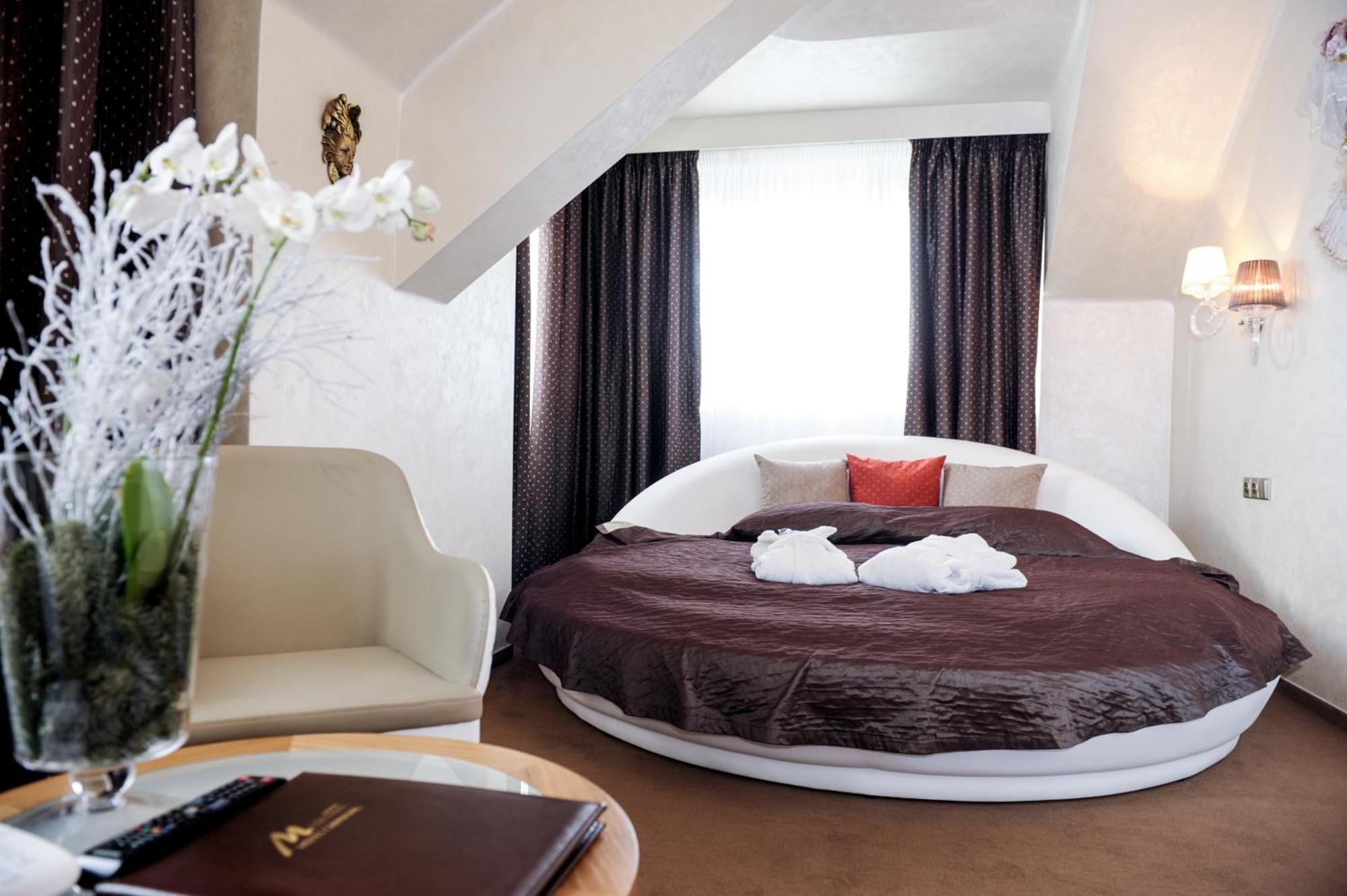 มิโอ โฮเต็ล มิสทีเรียส Hotel ปราก ห้อง รูปภาพ